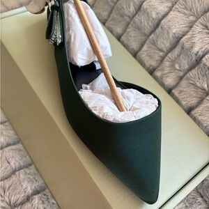 NIB TED BAKER SHOES ELEGANT DARK GREEN POINTED FLAT SIZE 8.5.